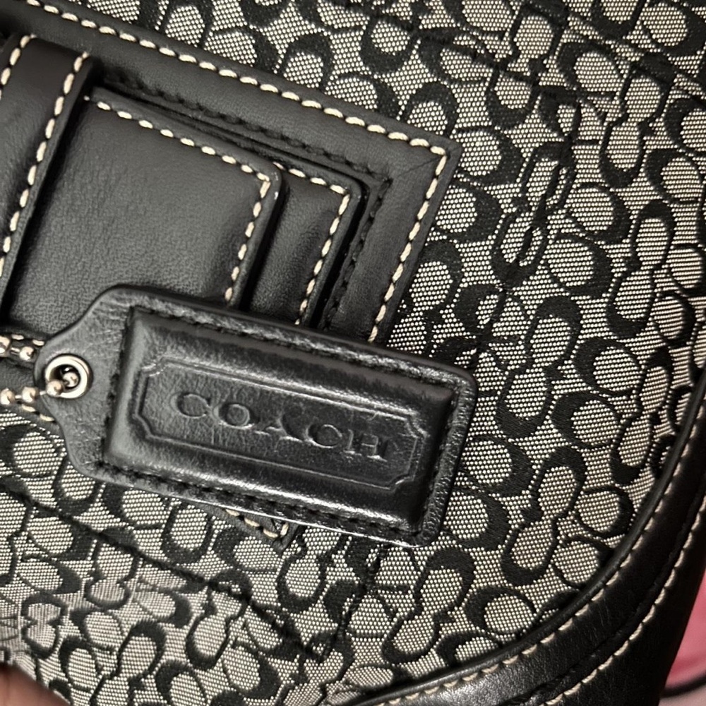 Elegant Black and Gray Women's Shoulder Bag - Picture 3 of 5